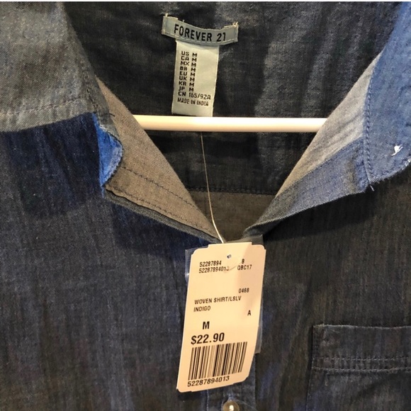 Forever 21 Chambray Top - Size Medium - Picture 2 of 3
